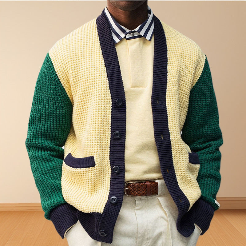 Herren Strickjacke mit Kontrastfarben und praktischen Taschen Echoarchiv