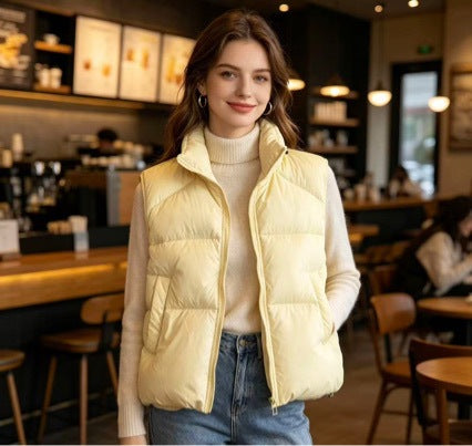 Damen kurzer wattierter Pufferjacke mit hohem Stehkragen und praktischen Eingrifftaschen – Célinea