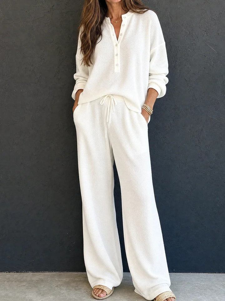 Damen Waffelstrick-Loungewear-Set mit Henley-Oberteil, Kordelbund und weiter Palazzo-Hose Echoarchiv