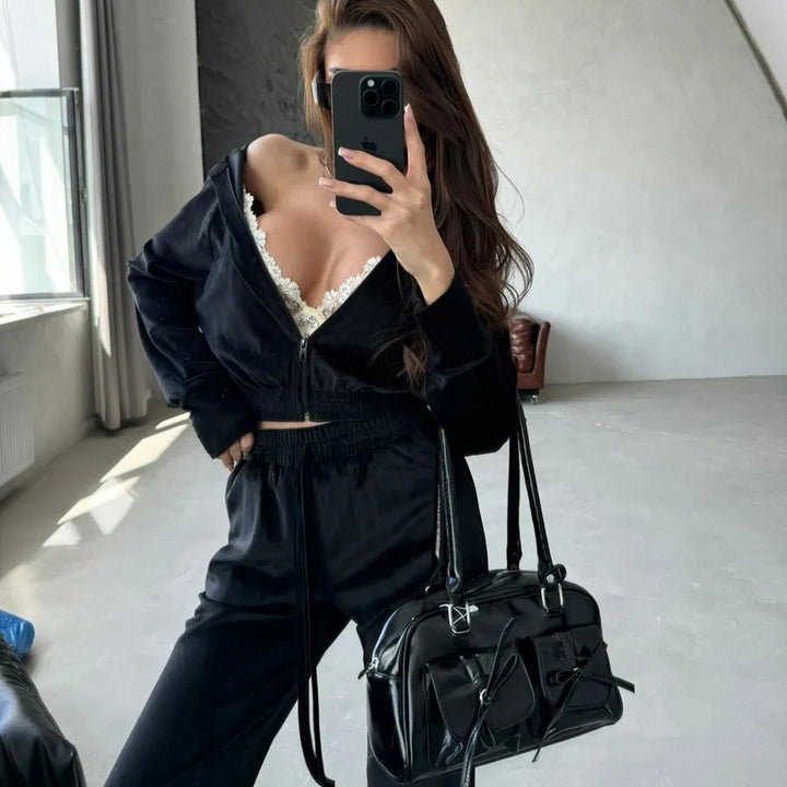 Damen luxuriöser Samt Zweiteiler Jogginganzug mit Cropped Reißverschluss und weiten Hosen – Auréline