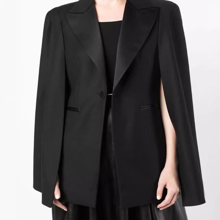 Damen Cape-Blazer mit Schlitzen an den Ärmeln und Satinrevers Echoarchiv