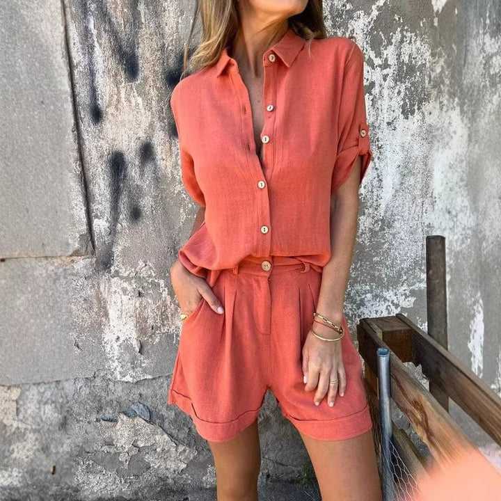 Damen Kurzoverall mit elegantem Hemdkragen und Taillengürtel Echo Archiv