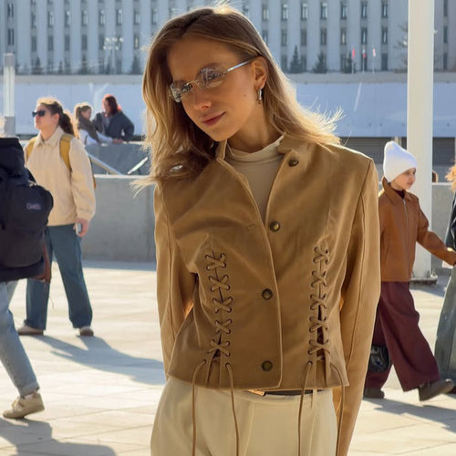 Damen Kurzjacke aus Veloursleder-Optik mit seitlichen Schnürungen & Stehkragen Echoarchiv