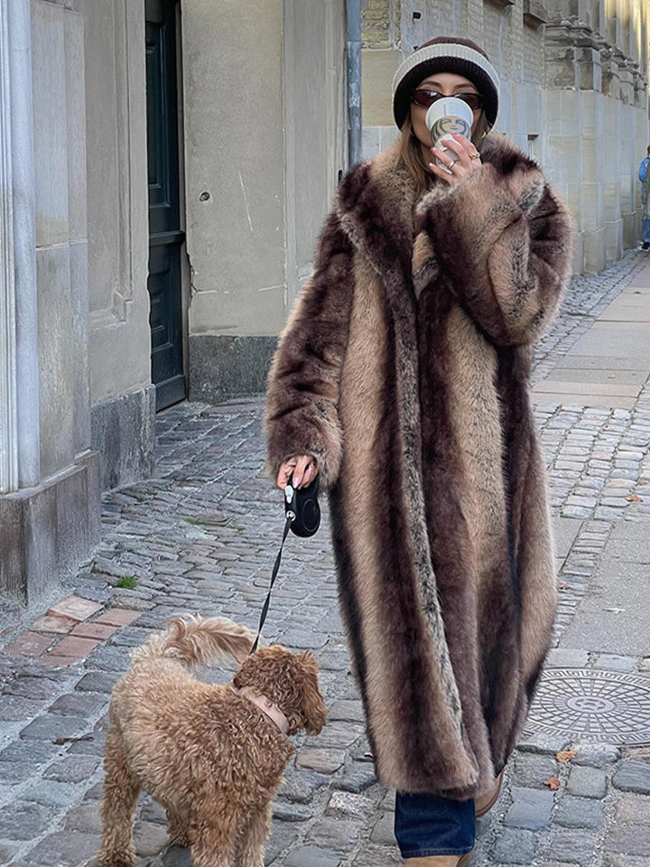 Damen Maxilanger Oversize Kunstfellmantel mit Vintage-Schnitt und weitem Reverskragen Echoarchiv