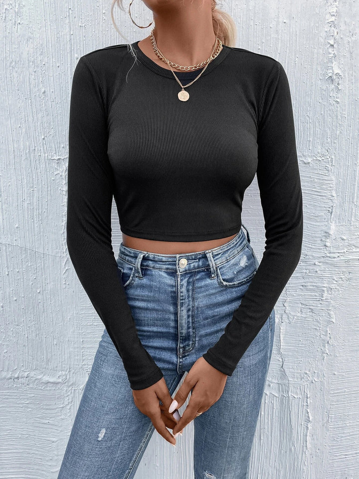 Damen figurnahes geripptes Crop-Longsleeve mit Rundhalsausschnitt und formstabiler Stretchfaser – Avérine