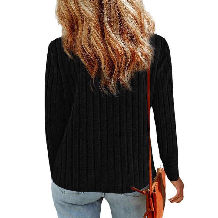 Damen Gerippter Feinstrick-Pullover mit Rundhals und Perlmuttknopf‑Manschetten Echoarchiv