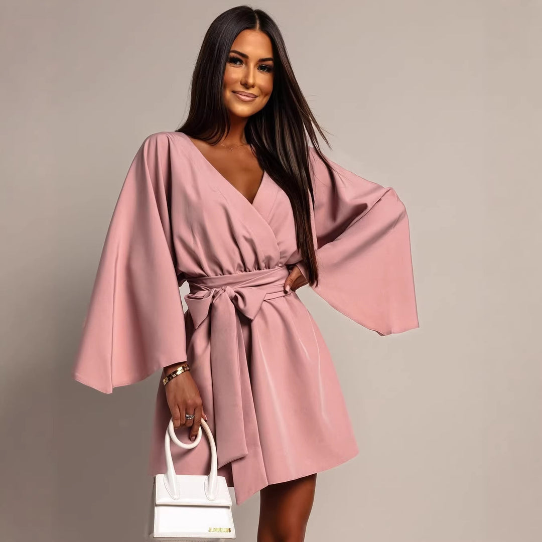 Damen Wickel-Minikleid mit Kimonoärmeln und Taillengürtel Echoarchiv