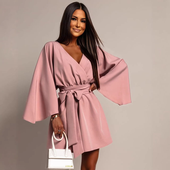 Damen Wickel-Minikleid mit Kimonoärmeln und Taillengürtel Echoarchiv