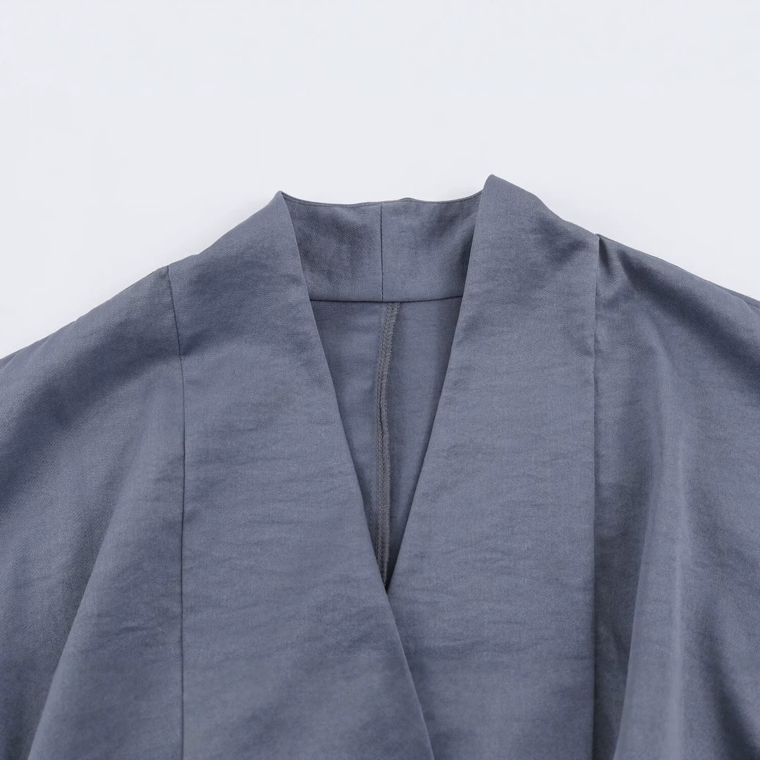 Damen Kimono‑Wickeljacke mit Taillengürtel, weitem Ärmel und asymmetrischen aufgesetzten Taschen Echo Archiv