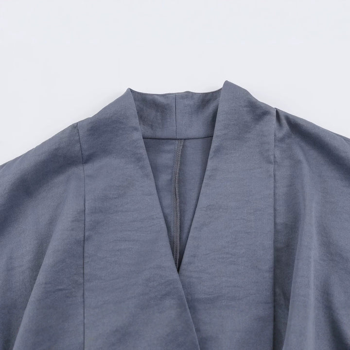 Damen Kimono‑Wickeljacke mit Taillengürtel, weitem Ärmel und asymmetrischen aufgesetzten Taschen Echo Archiv