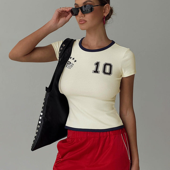 Damen Figurbetontes geripptes T-Shirt mit Logoprint und Kontrastkragen Echo Archiv