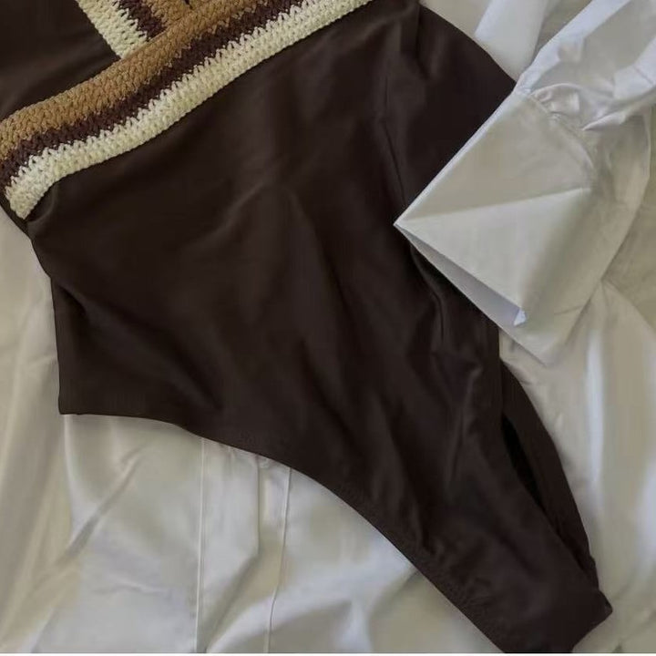 Damen Eleganter Einteiler-Badeanzug mit raffinierten Farbdetails Echo Archiv