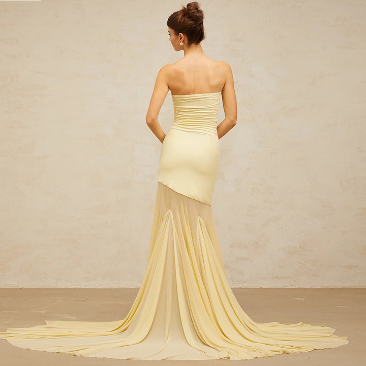 Damen Elegantes schulterfreies Maxikleid mit schimmerndem Stoff und voluminösem Rock Echo Archiv