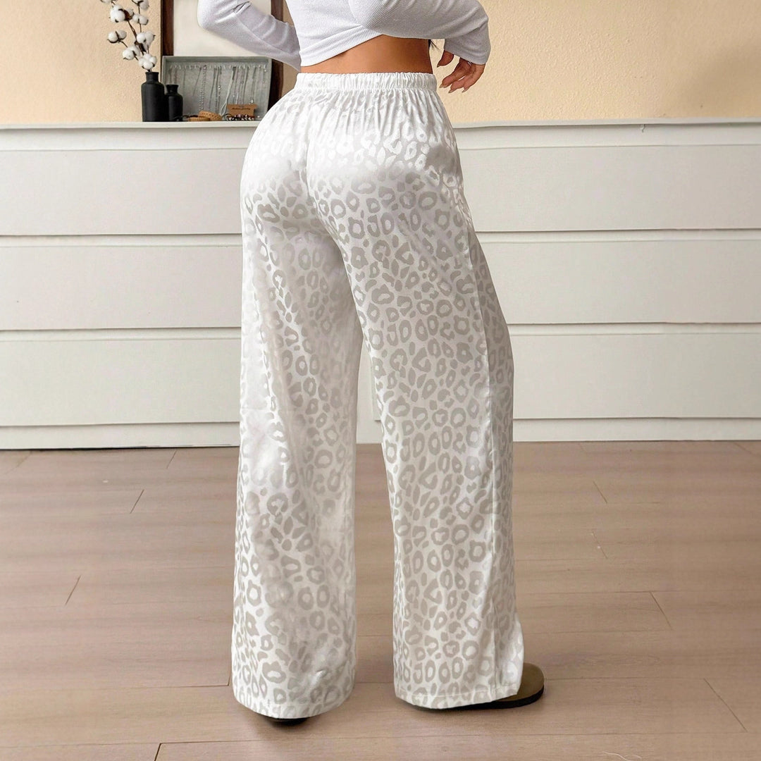 Damen Loungewear-Hose im Palazzo-Stil mit Leopardenjacquard und Kordelzug – Avérine