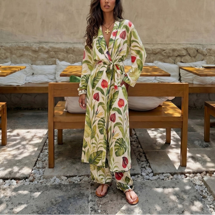 Damen Langer Kimono-Mantel mit Taillengürtel und weiter Palazzo-Hose im Tropenprint – Élanora