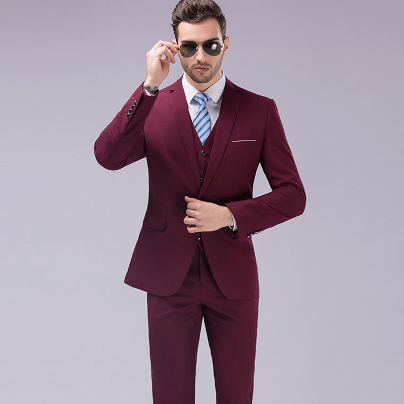 Herren Dreiteiliger Slim-Fit Businessanzug mit Weste und schmaler Silhouette Echo Archiv