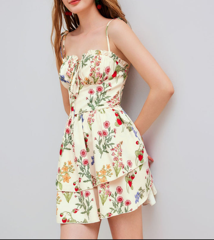 Damen Minikleid mit Blumenmuster und bordeauxfarbenem Unterrock Echo Archiv