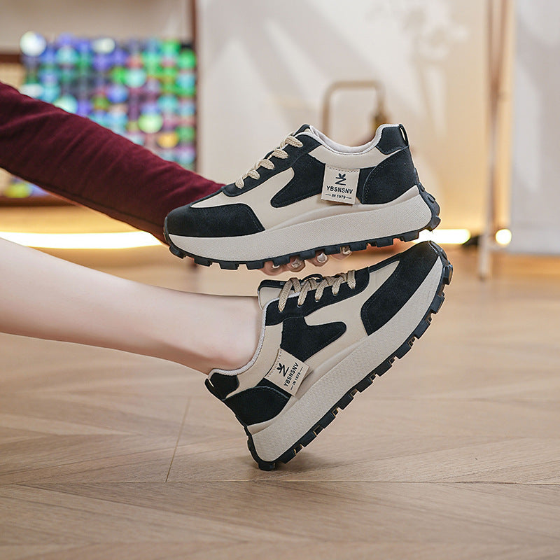 Damen Sportliche Sneaker mit atmungsaktiven Mesh-Einsätzen und dämpfender Sohle Echo Archiv