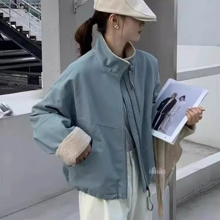 Damen Kurze Oversize Bomberjacke mit Teddyfutter an Bündchen und Stehkragen – Avenza