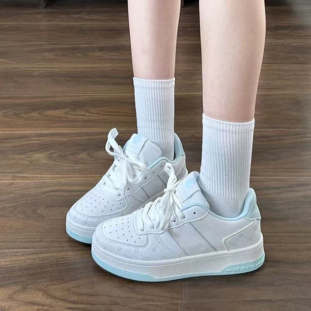 Damen Sportliche Sneakers mit dämpfendem Fußbett und luftiger Oberflächenstruktur Echo Archiv