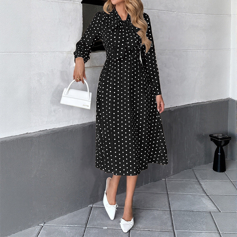 Damen Elegantes Midikleid mit Schluppe und Punkten Echo Archiv
