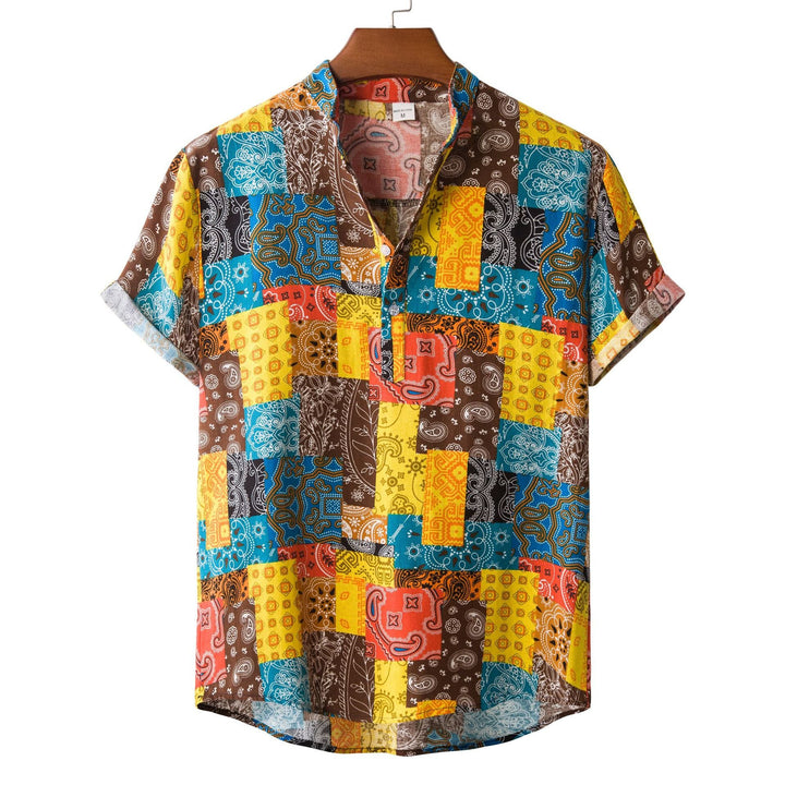 Herren Kurzarmhemd im bunten Patchwork-Design mit Henley-Ausschnitt Echoarchiv