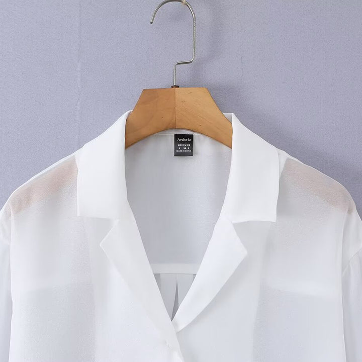 Damenbluse aus luftiger Mikrofaser mit elegantem Kragen und knöpfbarem Verschluss Echo Archiv