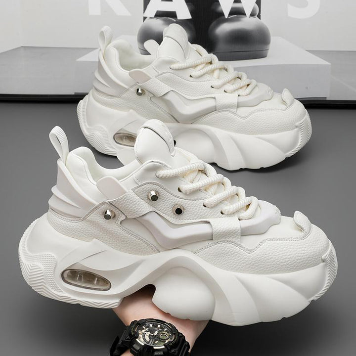Damen Voluminöse Plateau-Sneaker mit skulpturaler Sohle und sichtbarer Luftkammer Echoarchiv