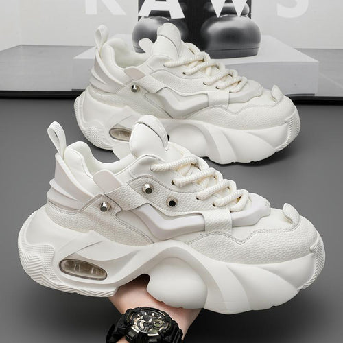 Damen Voluminöse Plateau-Sneaker mit skulpturaler Sohle und sichtbarer Luftkammer Echoarchiv