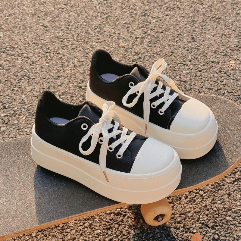 Damen Plateausneaker mit sportlicher Silhouette und modischem Schnürsystem Echo Archiv