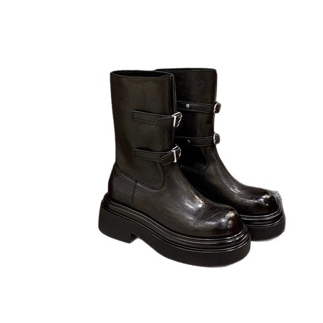 Damen kniehohe Plateau‑Bikerstiefel mit markanter Lug‑Sohle und drei Ziergürteln Echo Archiv