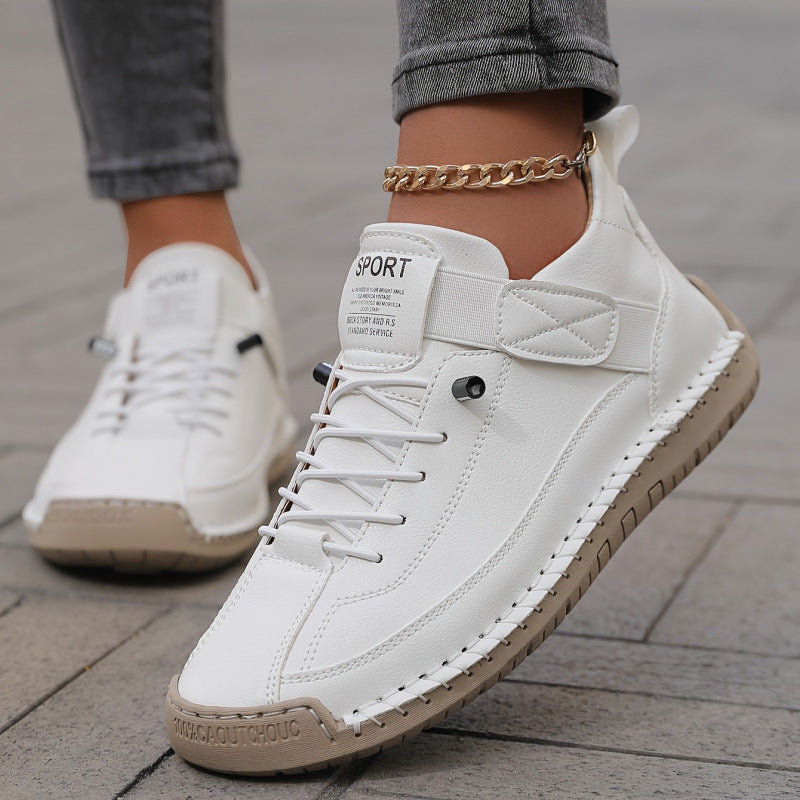 Herren Ledernachahmender Freizeit‑Sneaker mit Klettriemen, Mokassinnaht & profilierter Gummisohle Echoarchiv