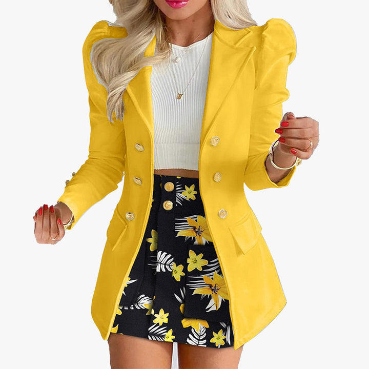 Damen nan tailliertes Zweiteiler-Businesskostüm mit doppelreihigem Blazer und figurbetontem Minirock Echo Archiv