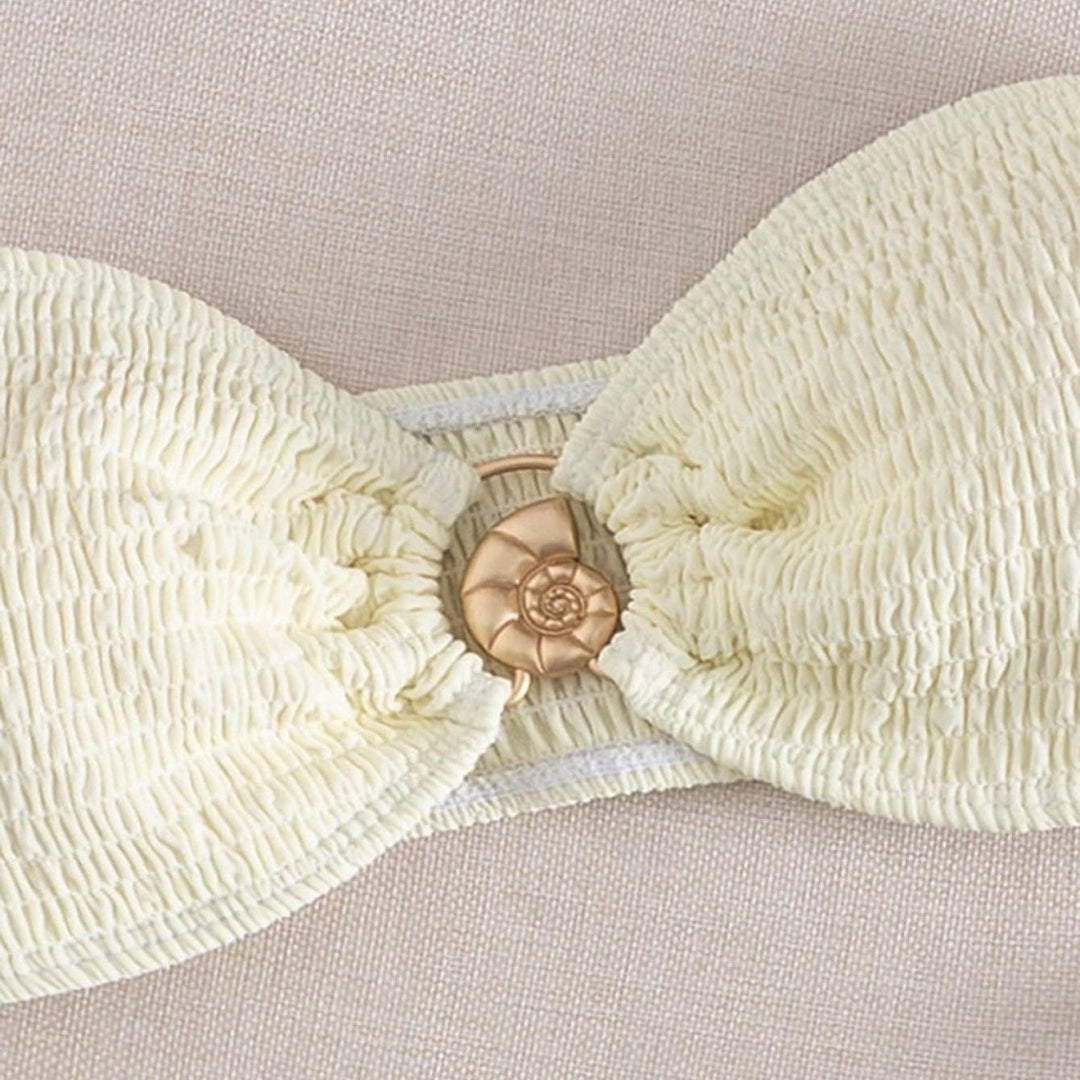 Damen Bandeau-Bikini mit Rüschendetails und modischem Schmuckakzent Echo Archiv