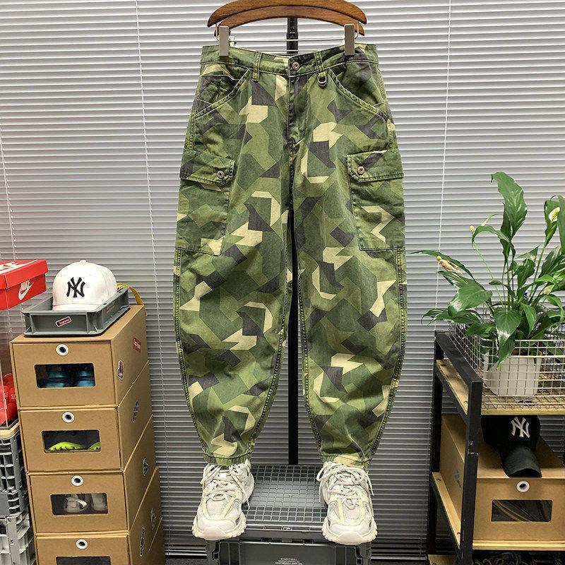 Herren Cargo-Hose mit Camouflage-Muster Echoarchiv