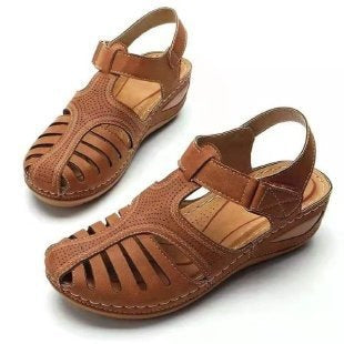 Damen Bequeme orthopädische Sandalette mit geschlossener Zehenpartie und verstellbarem Klettverschluss – Sorelia