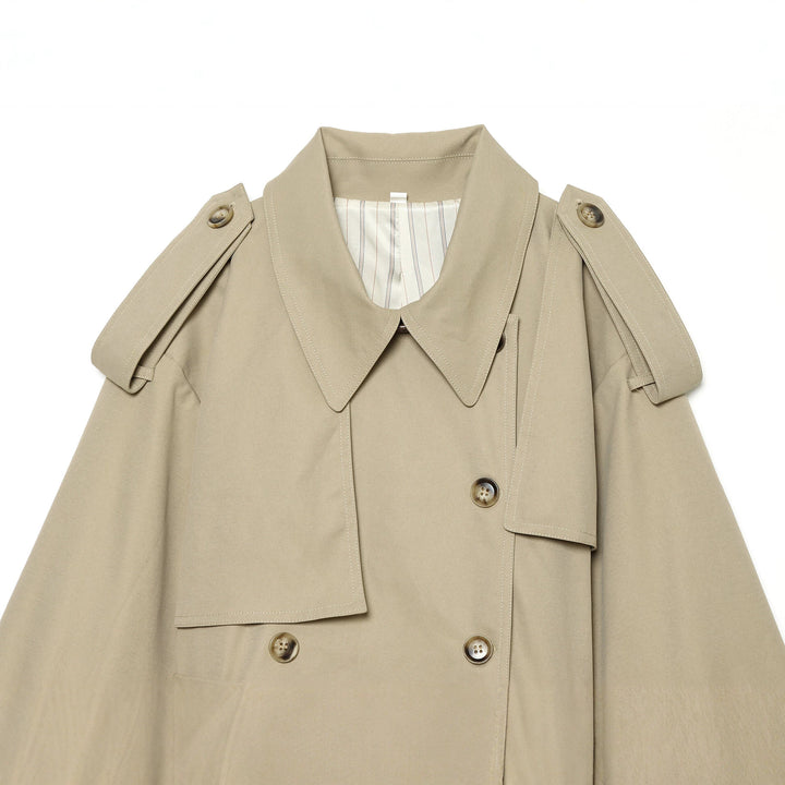Damen Kurz-Cape-Trench mit Doppelreihe, Schulterklappen und Taillengürtel Echoarchiv