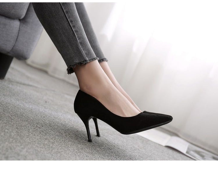 Damen Elegante spitz zulaufende Velours‑Optik Pumps mit schmalem Stiletto Echo Archiv