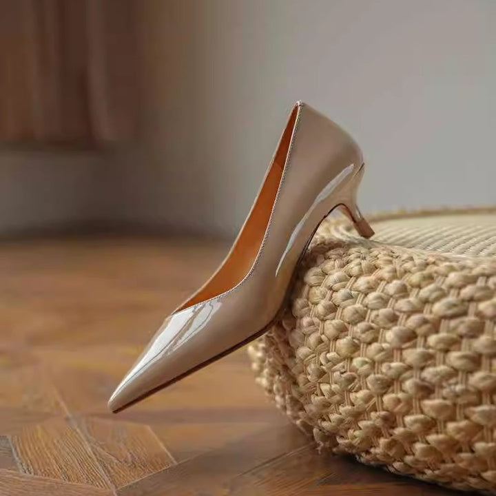 Damen Spitz zulaufende Lack-Pumps mit niedrigem Kittenabsatz – Lioré