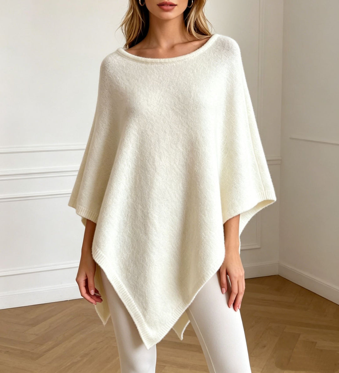 Damen Oversize Strickponcho mit weitem Rundhalsausschnitt – Célinea