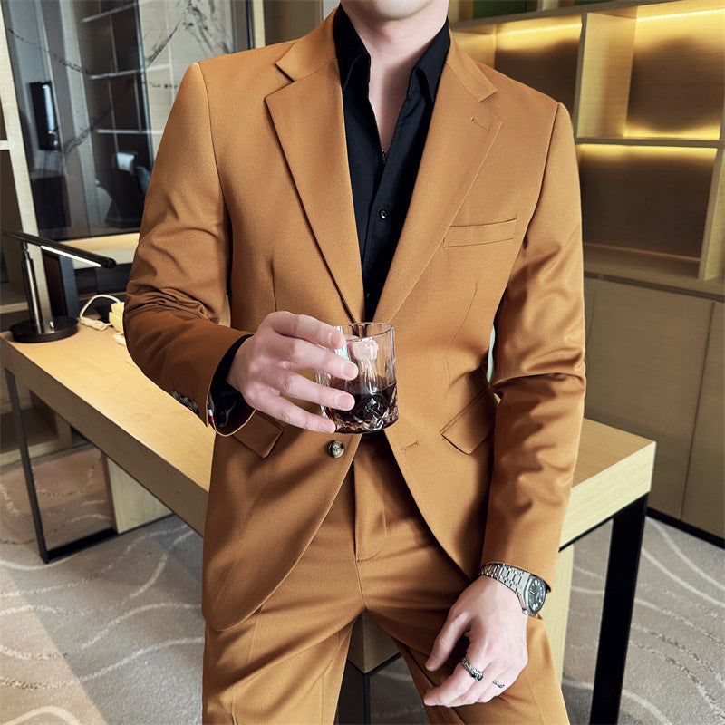 Herren eleganter Anzug mit slim-fit Schnitt Echoarchiv