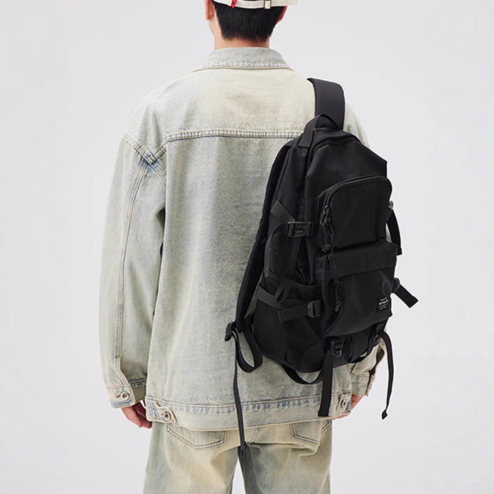Herren Oversized Jeansjacke mit Used-Waschung und Destroy-Details Echoarchiv