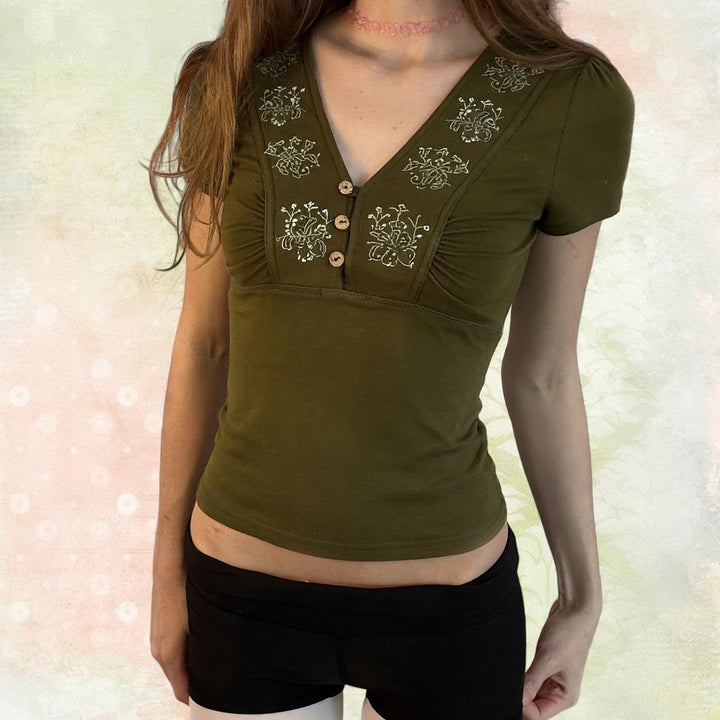 Damen Kurzarmshirt mit dekorativen Knopf- und Stickdetails Echo Archiv