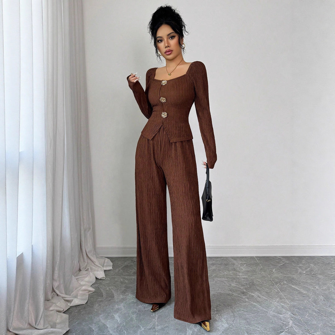 Damen nan tailliertes Blusen- und Hosen-Set aus Crinkle-Plissee mit Puffärmeln und Zierknöpfen Echo Archiv
