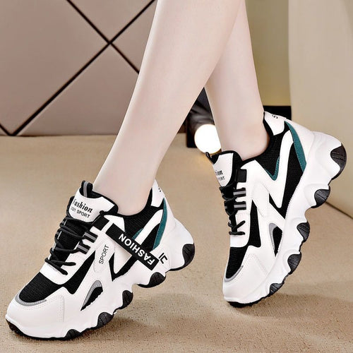 Damen Sportliche Sneaker mit atmungsaktiver Mesh-Oberfläche und dämpfender Laufsohle Echo Archiv