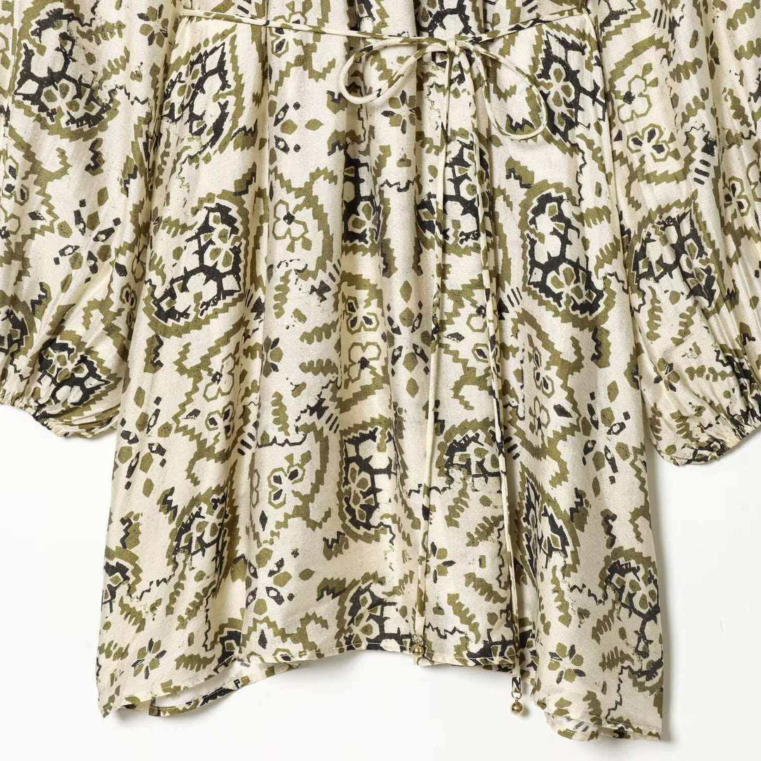 Damen nan luftiges Plissee-Kleid mit Carmenkragen, weiten Ballonärmeln und verstellbarem Kordelzug Echo Archiv