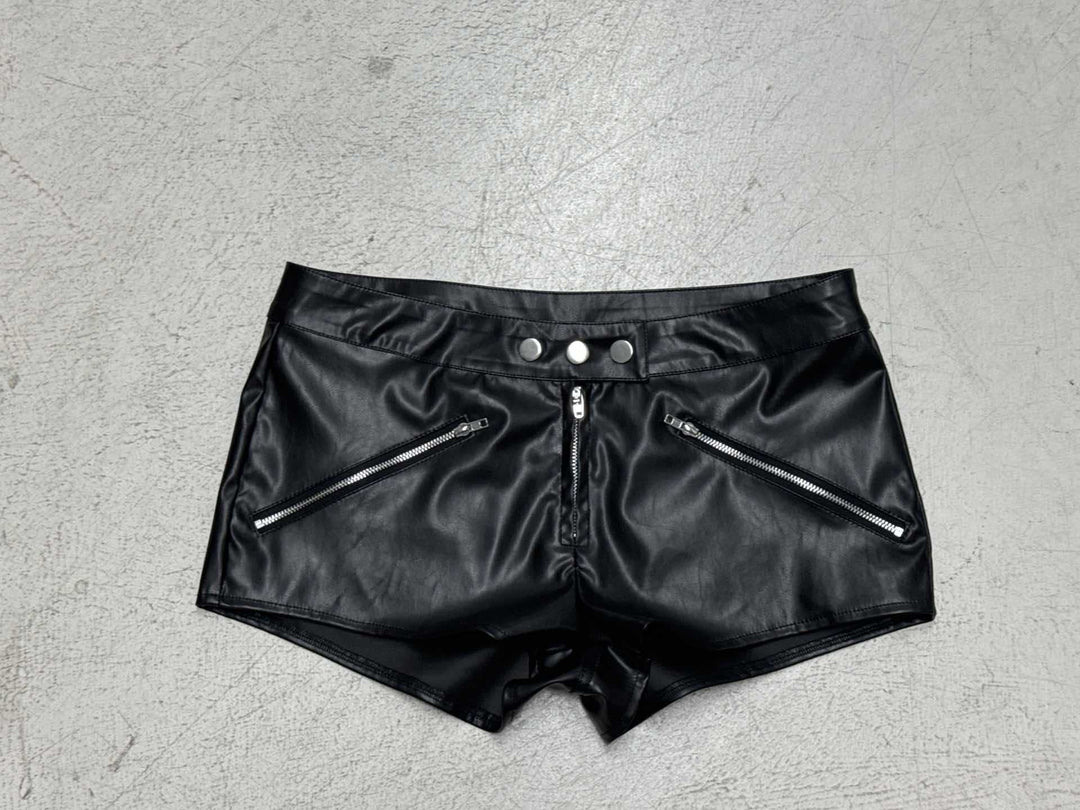 Damen Kunstleder Shorts mit angeschnittenem Schnitt und praktischen Reißverschlusstaschen Echo Archiv