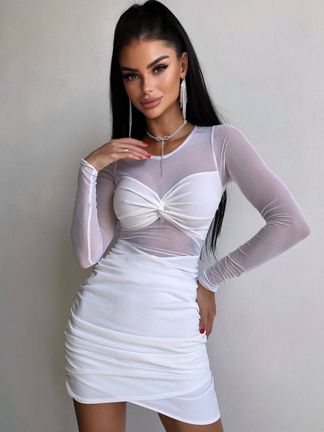 Damen figurbetontes Kleid mit langem Arm und raffiniertem Verknotungsdetail Echo Archiv