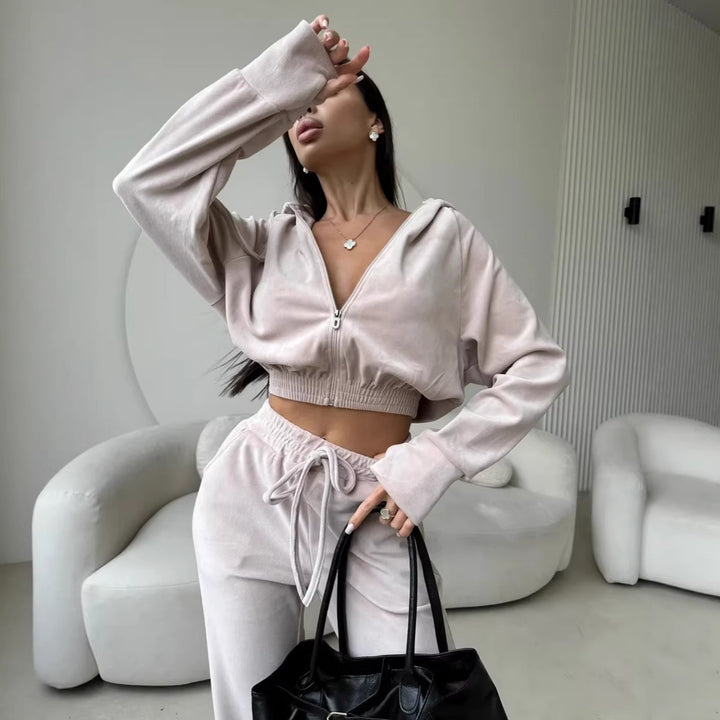 Damen luxuriöser Samt Zweiteiler Jogginganzug mit Cropped Reißverschluss und weiten Hosen – Auréline