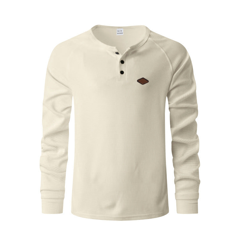 Herren Langarm-Henley-Shirt mit strukturiertem Stoff und dekorativen Knopfdetails Echoarchiv